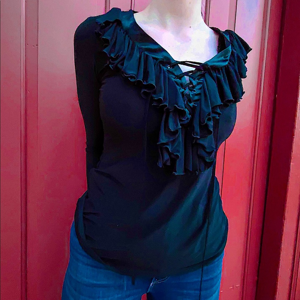 Retro Ruffled V-Neck top